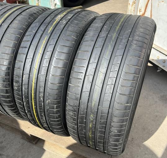 Pirelli P Zero PZ4 275/40 R21 и 315/35 R21