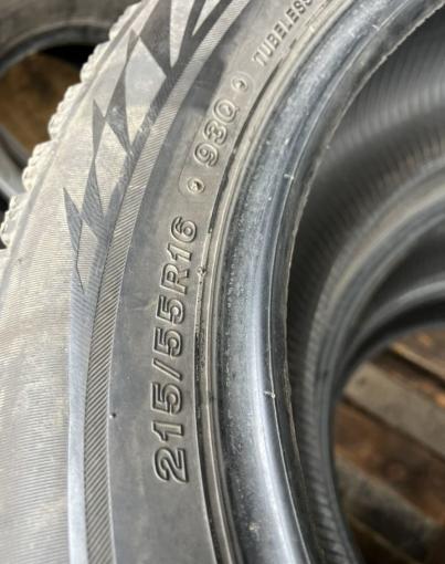 Bridgestone Blizzak VRX2 215/65 R16