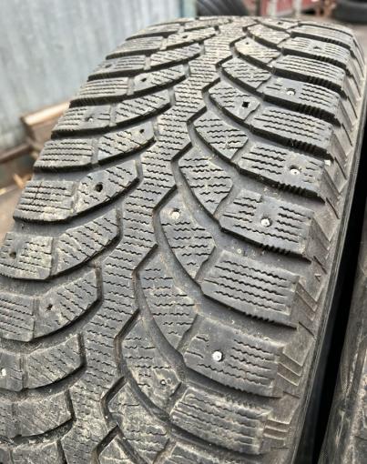 Bridgestone Blizzak Spike-01 235/65 R17