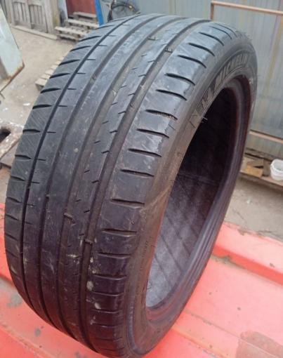 Michelin Pilot Sport 4 235/45 R18