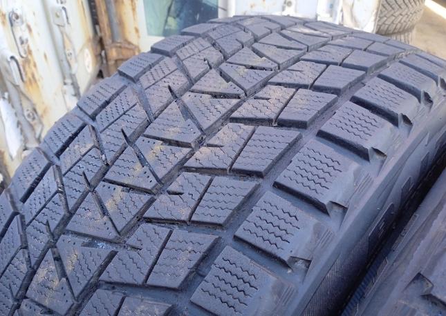 Bridgestone Blizzak DM-V1 275/40 R20