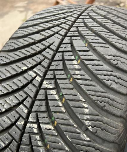 Goodyear Vector 4Seasons 225/45 R17