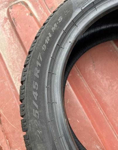 Pirelli Winter Sottozero 210 Serie II 225/45 R17