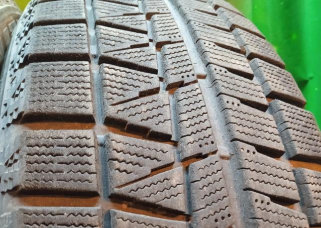 Bridgestone Blizzak Revo GZ 215/65 R16