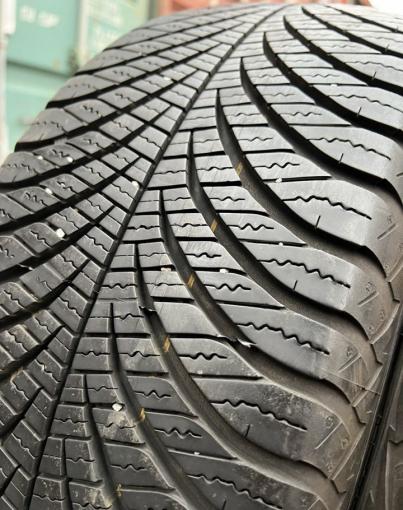 Goodyear Vector 4Seasons Gen-2 205/60 R16