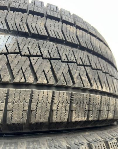 Bridgestone Blizzak VRX2 215/55 R17