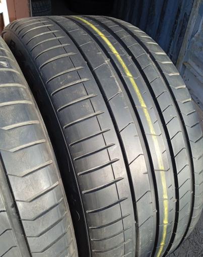 Pirelli P Zero PZ4 315/35 R21