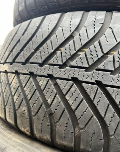 Goodyear Vector 4Seasons 215/55 R16