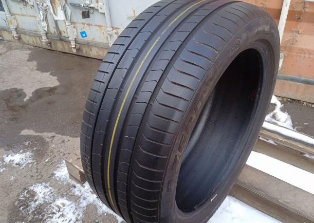 Pirelli P Zero PZ4 275/40 R20