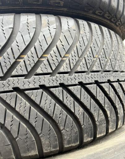 Goodyear Vector 4Seasons 215/55 R16