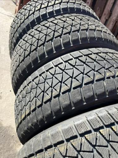 Bridgestone Blizzak DM-V2 235/55 R18