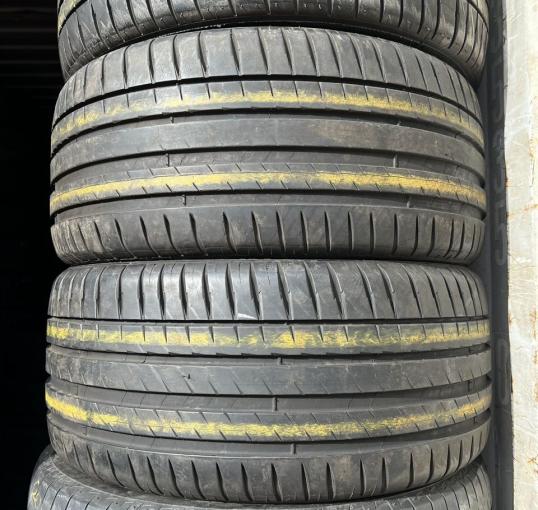 Michelin Pilot Sport 4 235/40 R18