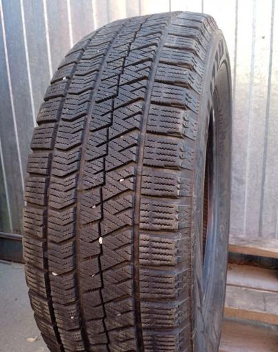 Bridgestone Blizzak VRX2 215/65 R16