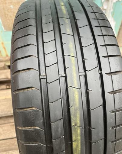 Pirelli P Zero PZ4 245/40 R19