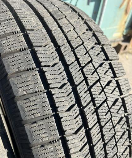 Bridgestone Blizzak VRX2 235/50 R18