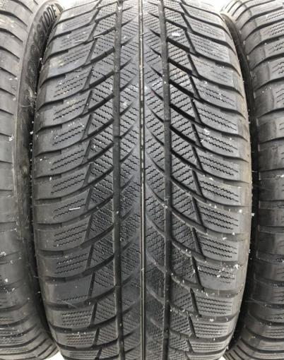 Bridgestone Blizzak LM-001 225/50 R17