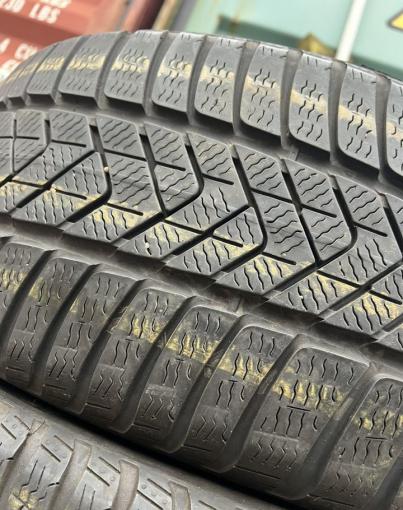 Pirelli Winter Sottozero 3 235/35 R20