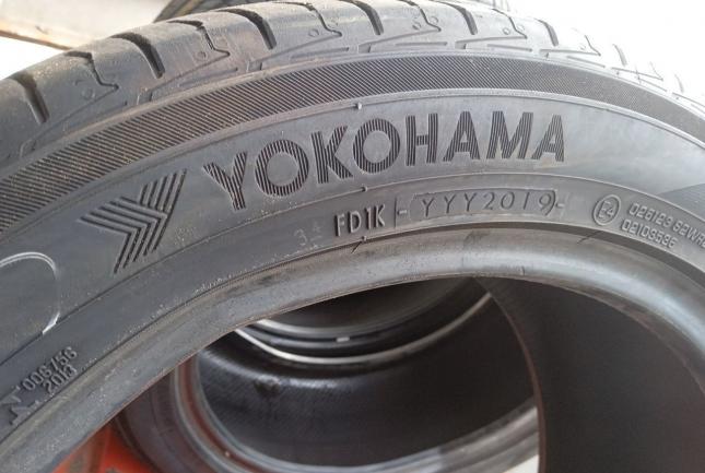 Yokohama Advan dB V552 245/45 R18