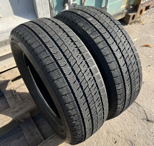 Bridgestone Blizzak VRX2 215/60 R16