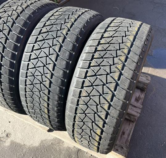 Bridgestone Blizzak DM-V2 235/55 R18