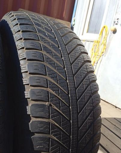 Goodyear Vector 4Seasons SUV 235/65 R17