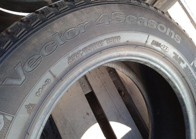 Goodyear Vector 4Seasons SUV 235/65 R17