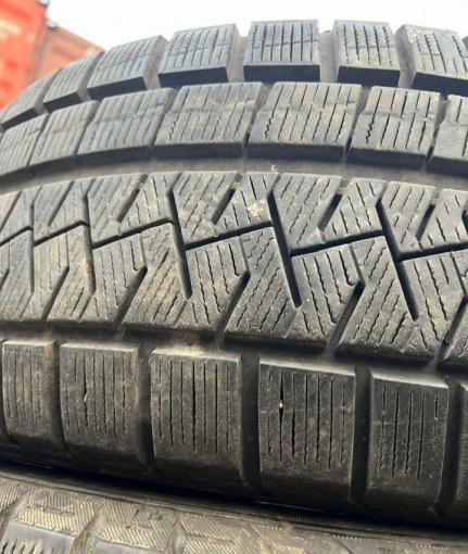 Pirelli Ice Asimmetrico 215/60 R16