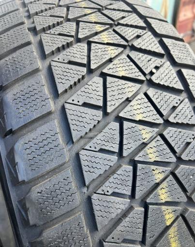 Bridgestone Blizzak DM-V2 285/45 R22