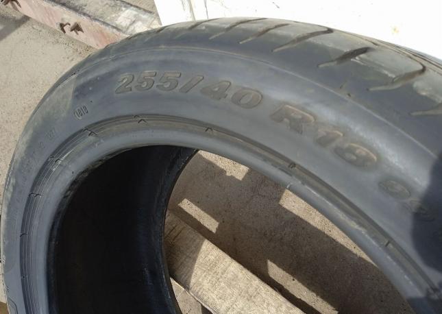 Pirelli P Zero 255/40 R18