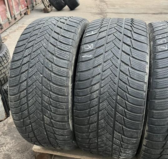 Bridgestone Blizzak LM-001 255/40 R20