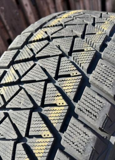 Bridgestone Blizzak DM-V2 235/55 R18