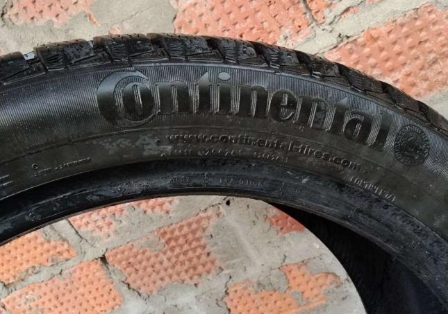 Continental Conti4x4IceContact 275/40 R20