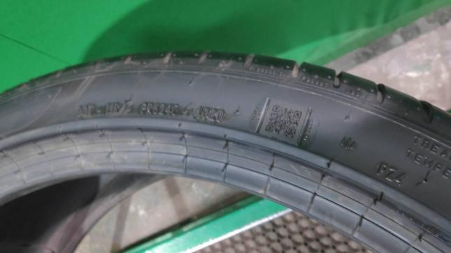 Pirelli P Zero PZ4 275/35 R22