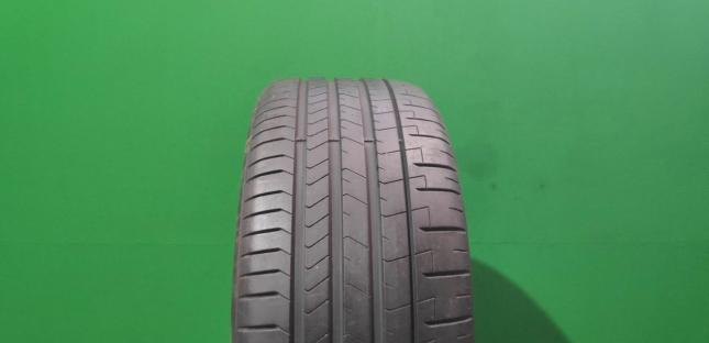 Pirelli P Zero PZ4 275/40 R22 106Y