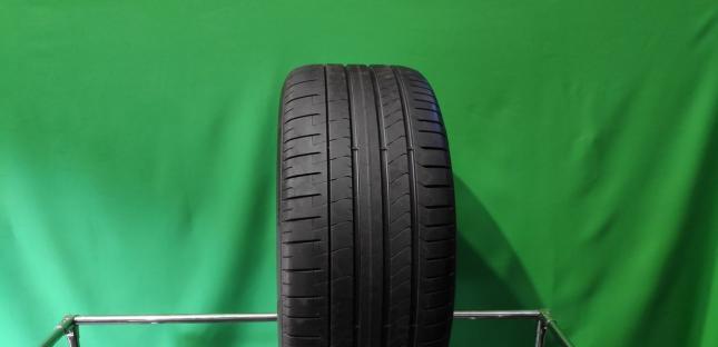Pirelli P Zero PZ4 285/40 R19 107Y