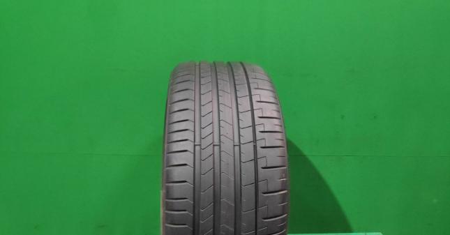 Pirelli P Zero PZ4 255/35 R21 98Y