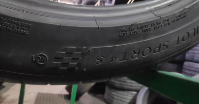 Michelin Pilot Sport 4 S 325/35 R22 114Y