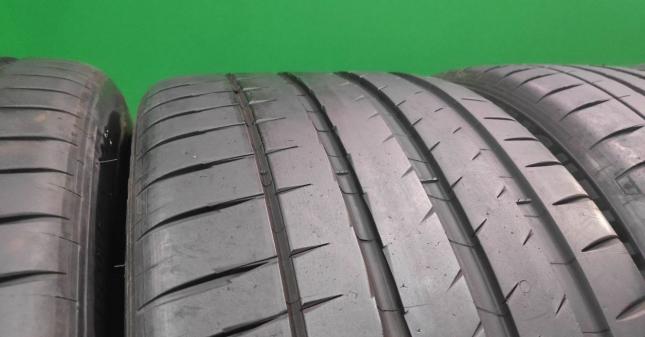 Michelin Pilot Sport 4 S 285/40 R22 и 325/35 R22 114Y