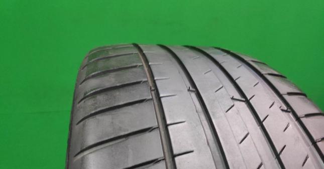 Michelin Pilot Sport 4 245/40 R19 98Y