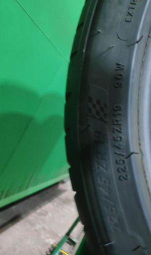 Michelin Pilot Sport 4 225/45 R19 96W