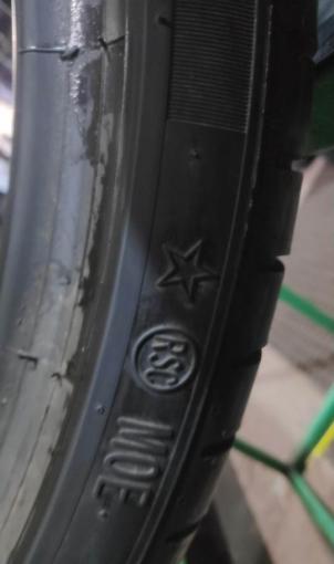 Pirelli P Zero PZ4 275/30 R20 97Y