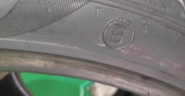 Pirelli P Zero PZ4 315/30 R22 107Y