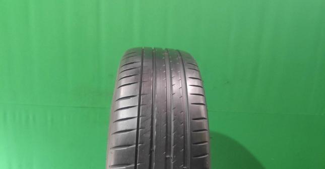Michelin Pilot Sport 4 225/45 R19 96W