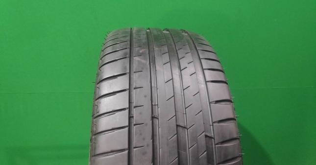 Michelin Pilot Sport 4 235/45 R18 98Y