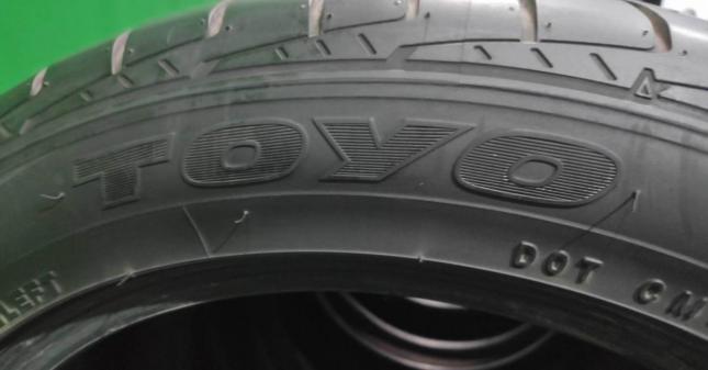 Toyo DRB 215/50 R17 91V