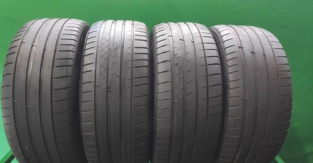 Michelin Pilot Sport 4 235/45 R18 98Y