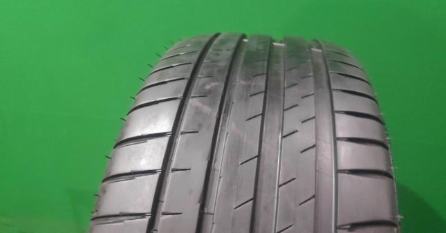 Michelin Pilot Sport 4 235/45 R18 98Y