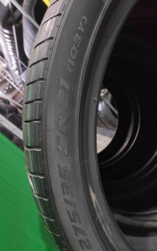 Pirelli P Zero PZ4 275/35 R21 103Y