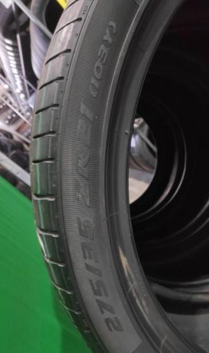 Pirelli P Zero PZ4 275/35 R21 103Y
