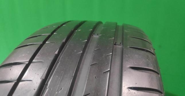 Michelin Pilot Sport 4 225/45 R19 96W